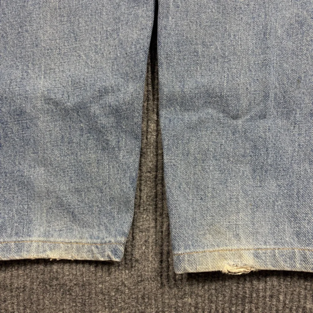Vintage Levi's 550 Jeans Men's 38x34 Relaxed Fit Tapered Leg Light Wash 90s